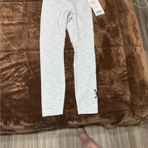 NWT woman’s size 4 lululemon Wunder Under Gray Leggings w The Orange Theory Logo - Picture 5 of 16